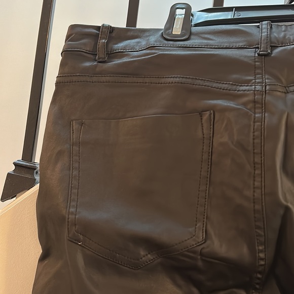 Calvin Klein Jeans - Picture 4 of 5